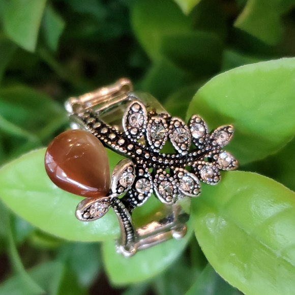 Jewelry - Costume Ring